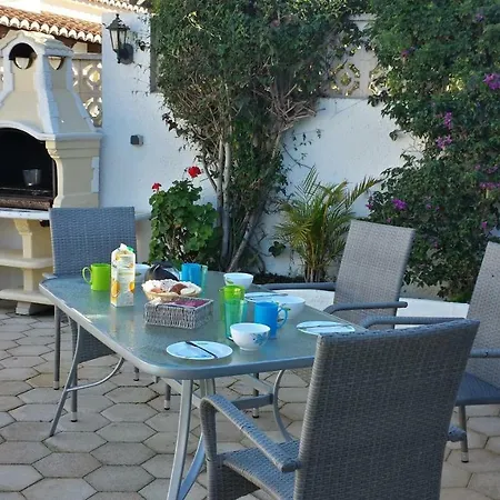 Bellotas Villa *